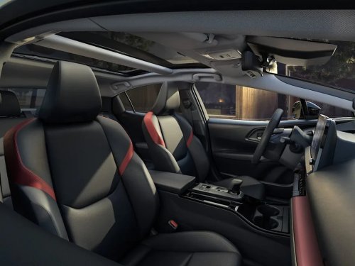 Toyota, The Exact Price Difference Between a 2026 and 2027 Toyota Prius
