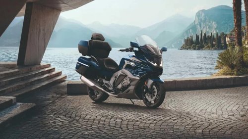 BMW’s Motorcycle Updates Are Mostly Paint. But Its Superbike Got Some Cheat Codes