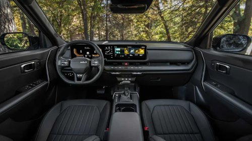 Forget the Volvo XC40—This Korean SUV costs $17,000 less and gets better gas mileage