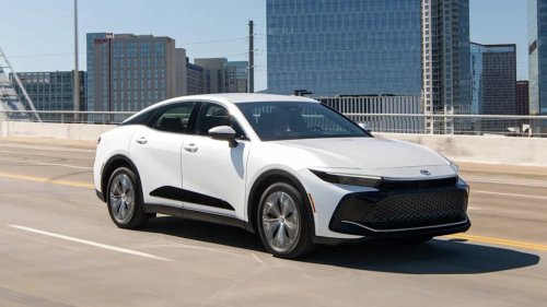 Toyota, Toyota Crown, The Toyota Crown Replaced the Avalon. Was It a Mistake?