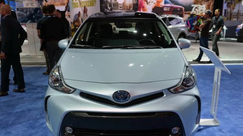 Toyota, Toyota Prius, Chevrolet, 2015 Toyota Prius vs 2015 Chevrolet Volt: Which One Is More Reliable? There's One Clear Winner