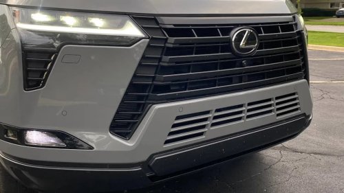 Lexus, Lexus GX, The 2026 Lexus GX 550 Luxury Thankfully Places Ruggedness First and Indulgence Second.