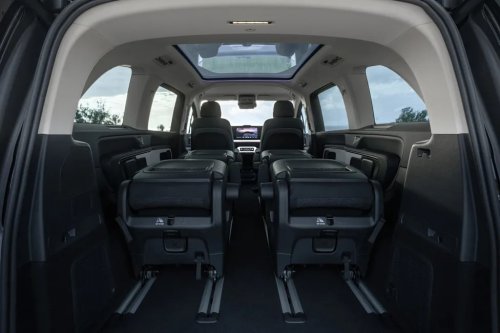 Take a Look Inside the 2028 Mercedes-Benz VLE-Class EV