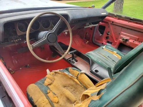 This Rare 1971 'Cuda 383 Project Just Listed for Nearly $65K