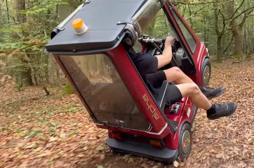 YouTuber Turns a Grandpa-Spec Mobility Scooter Into a 45-MPH Wheelie Machine