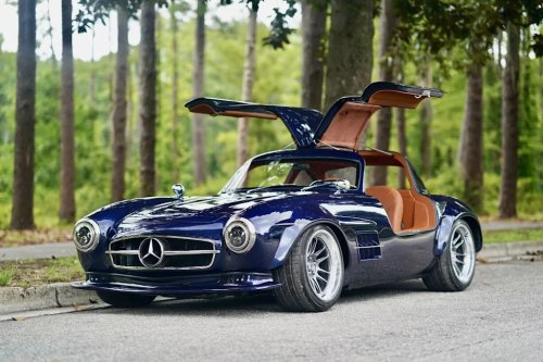 Signature Autosports' 300 SL Gullwing Is Really Just A Chrysler