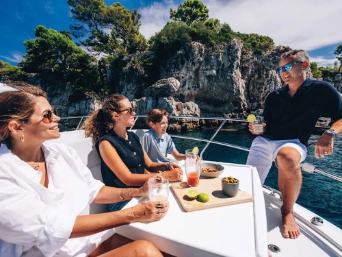 Boat Test: 2026 Beneteau Antares 12 Coupe