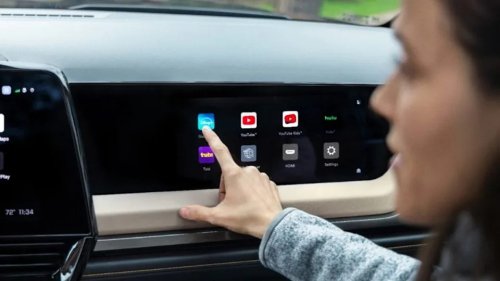 GM, Great News: GM Isn't Giving Up On Apple CarPlay And Android Auto After All