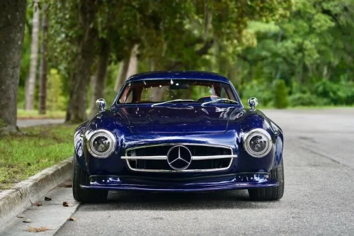 Signature Autosports' 300 SL Gullwing Is Really Just A Chrysler