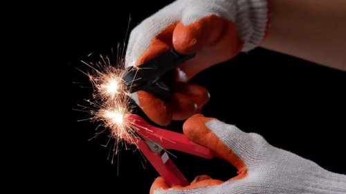 Connecting Car Batteries Backwards Can Have Shockingly Bad Results