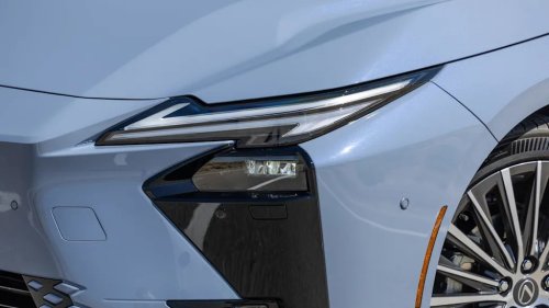 Tested: The Lexus ES350e EV Is a Commuting All-Star