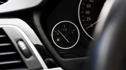 The Worst Cars For Fuel Economy All Have Something In Common