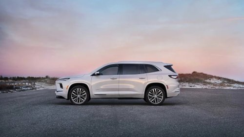 SUV, This luxury SUV delivers more than a new RAV4 for less money