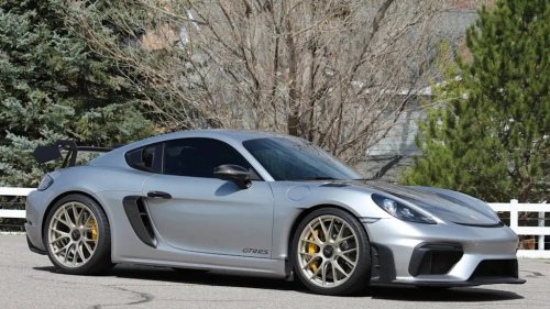 Porsche, Porsche 718 Cayman, 2023 Porsche 718 Cayman GT4 RS Weissach, at $148,000 with 2 days left on BaT, just 4,100 miles and the full Weissach package
