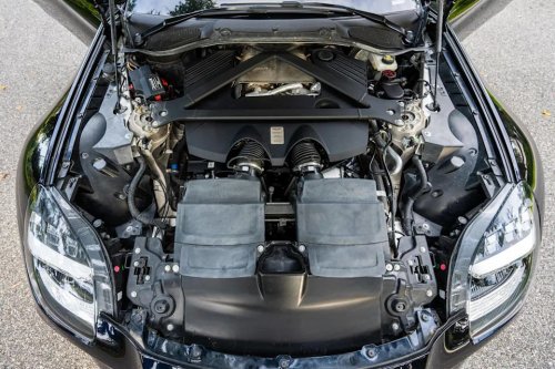 Aston Martin, 2025 Aston Martin Vantage for Sale With 1,500 Miles Shown