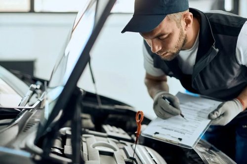 Mechanic charges woman $3400 for an oil change that should've only cost $120: 'They required windshield wipers and parking lights be replaced.'