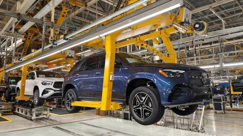 Smart, Combustion cars are finally getting as smart and upgradable as EVs — it's about time