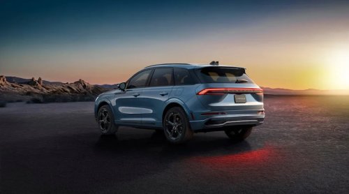 2027 Lincoln Corsair Keeps the Compact Luxury SUV Alive with a Standard Hybrid Powertrain