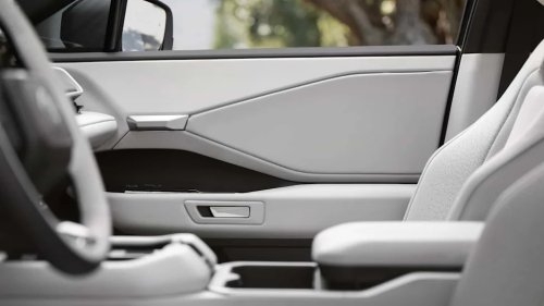 Toyota Delays 2027 Highlander EV As Demand For Gas Model Remains Robust