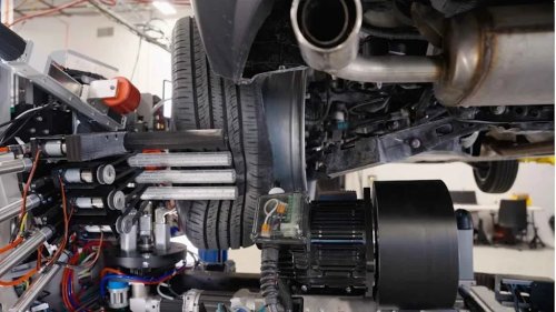 Tire Changing AI Robot Sparks Fears Over Blue-Collar Jobs