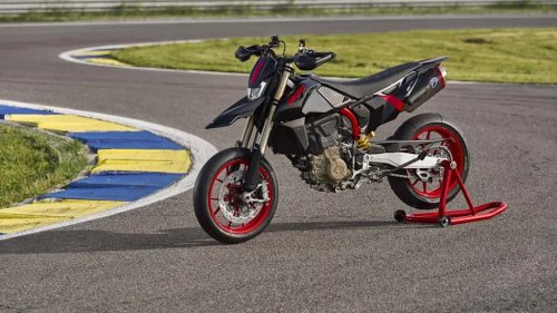 Ducati’s New Blacked Out Hypermotard Looks Like A Super(Moto) Villain