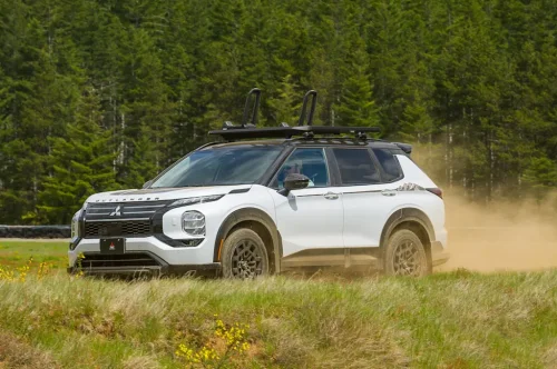 Kia, Kia Sorento, Mitsubishi, Mitsubishi Outlander, 2026 Kia Sorento vs Mitsubishi Outlander: Affordable Three-Row Battle