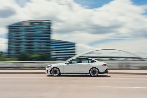 BMW, View Exterior Photos of the 2026 BMW 540i xDrive