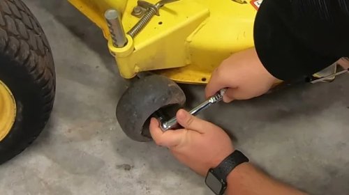Your Mower Deck Wheels May Need Changing - Here's What To Look For