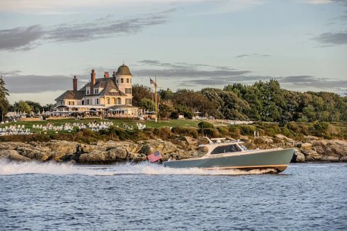Hinckley Picnic Boat 39 Reviewed