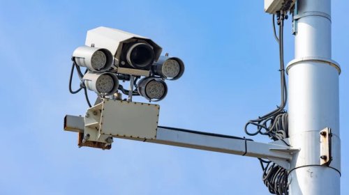 These 15 States Don't Have Red Light Cameras, Here's Why