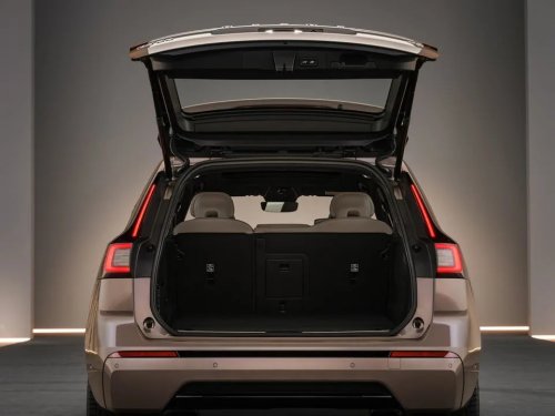 Volvo, Volvo XC60, New Volvo XC60 Takes On Super Hybrids With 124 Miles Of Electric Range
