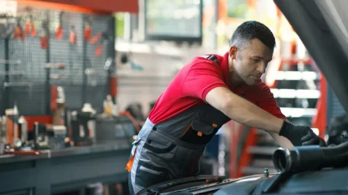 Should You Be Tipping Your Mechanic? It's Time To Settle The Argument Once And For All