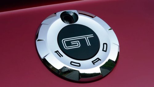 The 2005 Ford Mustang GT Convertible Was a $30K V-8 Bargain With Serious Speed