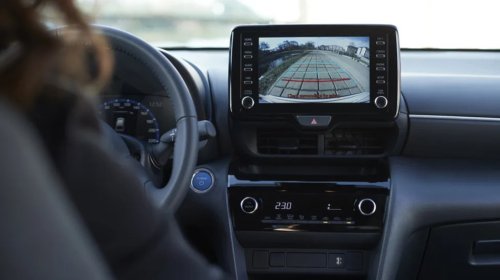 How To Master Parallel Parking Using Your Backup Camera's Colored Lines