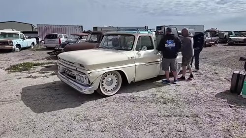 This Crazy Car Collection Has More Than 3,500 Classic Cars Sitting Out In The Middle Of Nowhere