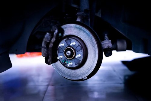 Man Suffers Brake Failure on Car With Clean Carfax Report on a Test Drive