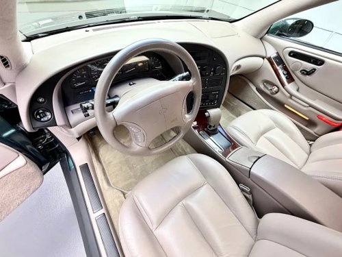 This 1995 Oldsmobile Aurora Is a ‘90s Time Warp