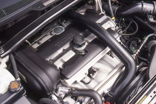 Take a Closer Look at the 2001 Volvo V70 Cross Country (Photo Gallery)