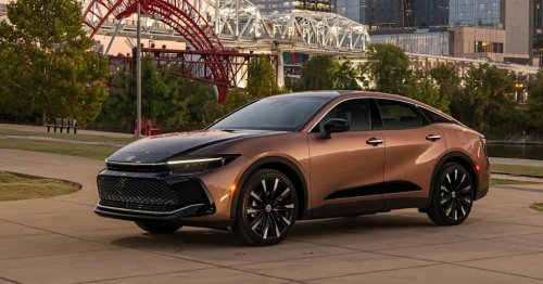 Toyota, Toyota Crown, Toyota Is Refreshing The Crown, While The Signia Steals the Show
