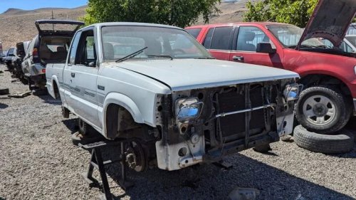 Junkyard Find: 1992 Mazda B2200 SE-5 Cab Plus