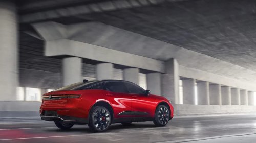 Toyota, Toyota Crown, Toyota Fixed The Crown's Two-Tone Paint You Thought Was Ugly