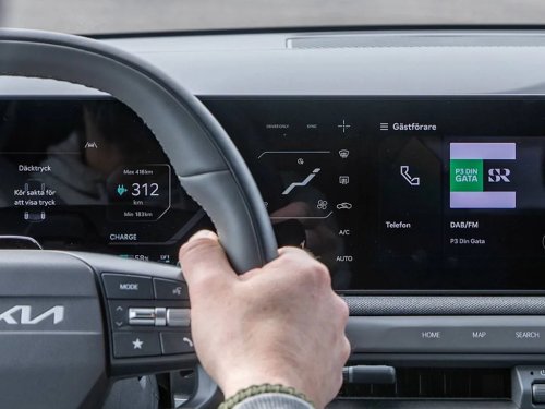 Tesla, Tesla Model Y, Tesla’s Screen-Heavy Model Y Just Beat Cars With 50 Buttons