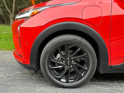 I Drove the 2027 Chevrolet Bolt RS. It Doesn't Look or Drive Like America's Cheapest EV