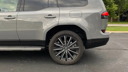 The 2026 Lexus GX 550 Luxury Thankfully Places Ruggedness First and Indulgence Second.