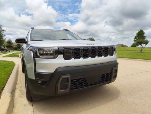 Jeep, Jeep Cherokee, The 2026 Jeep Cherokee Hybrid Proves You Don’t Need to Spend More than $50k for Fun, Power, or Capability