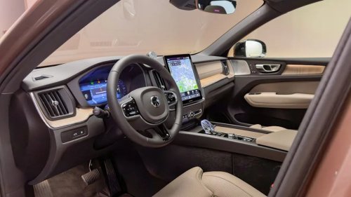 2028 Volvo XC60 Doubles PHEV Range Along With Style Upgrades