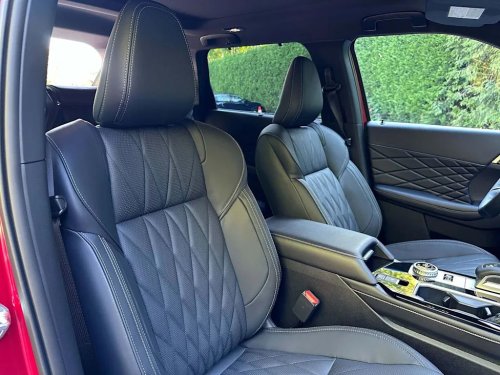 Mitsubishi, Mitsubishi Outlander, 2026 Mitsubishi Outlander Plug-In Hybrid: First Drive Review