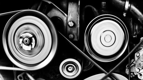 Is It Safe To Use WD-40 On A Squeaky Engine Belt?