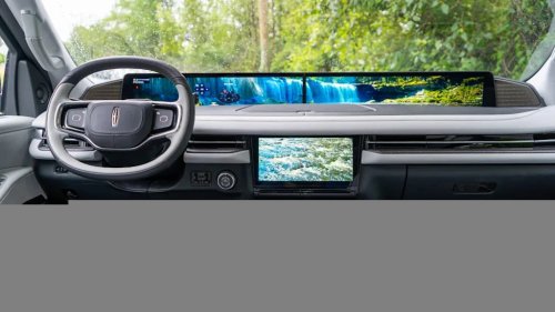 Lincoln, Lincoln Says Its Giant 48-Inch Screen Can Actually Reduce Stress