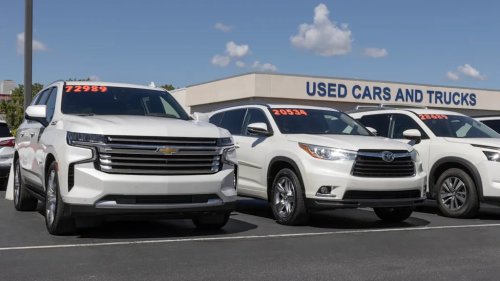 US drivers flee $4 gas, only to find used-car prices back at pandemic highs